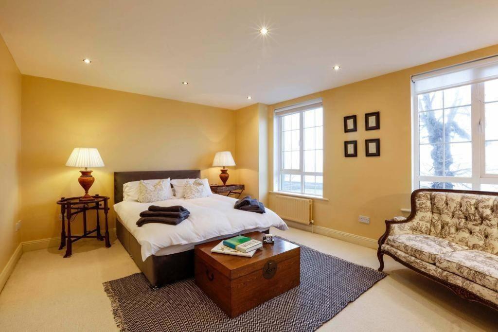 דרוגדה The Courtyard Queensborough מראה חיצוני תמונה